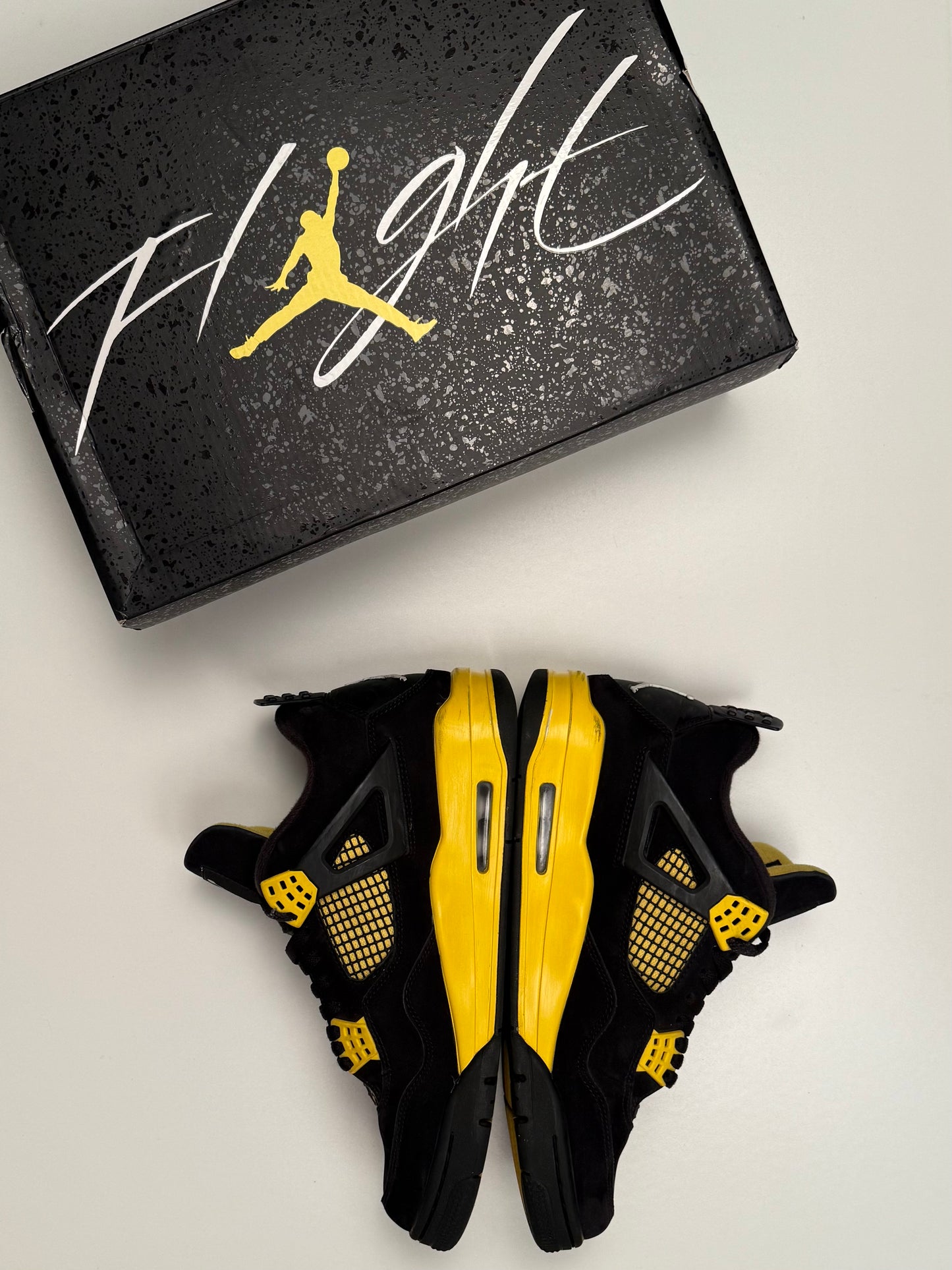 Jordan 4 Thunder Yellow