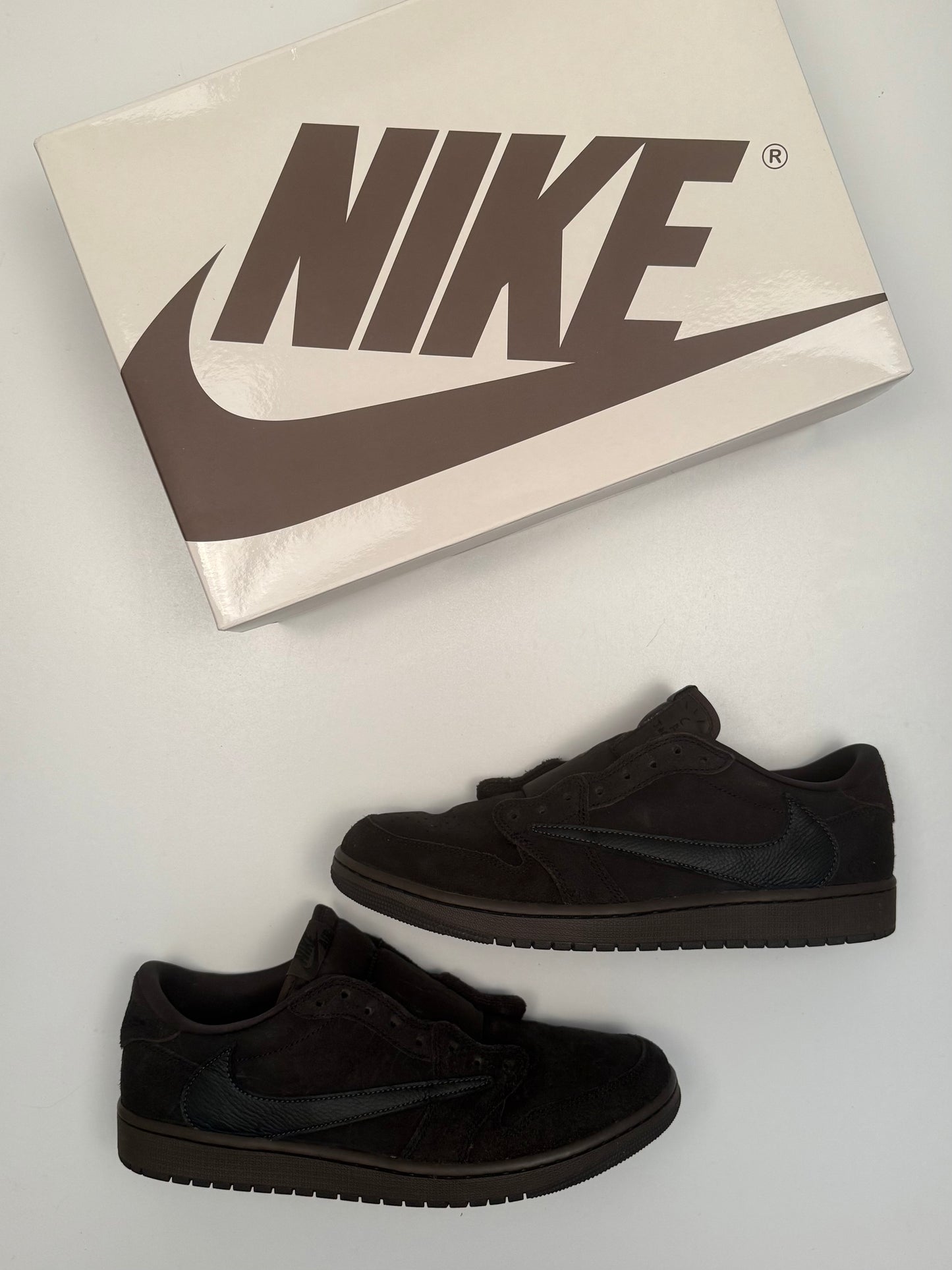 Jordan 1 Travis Scott Velvet Brown