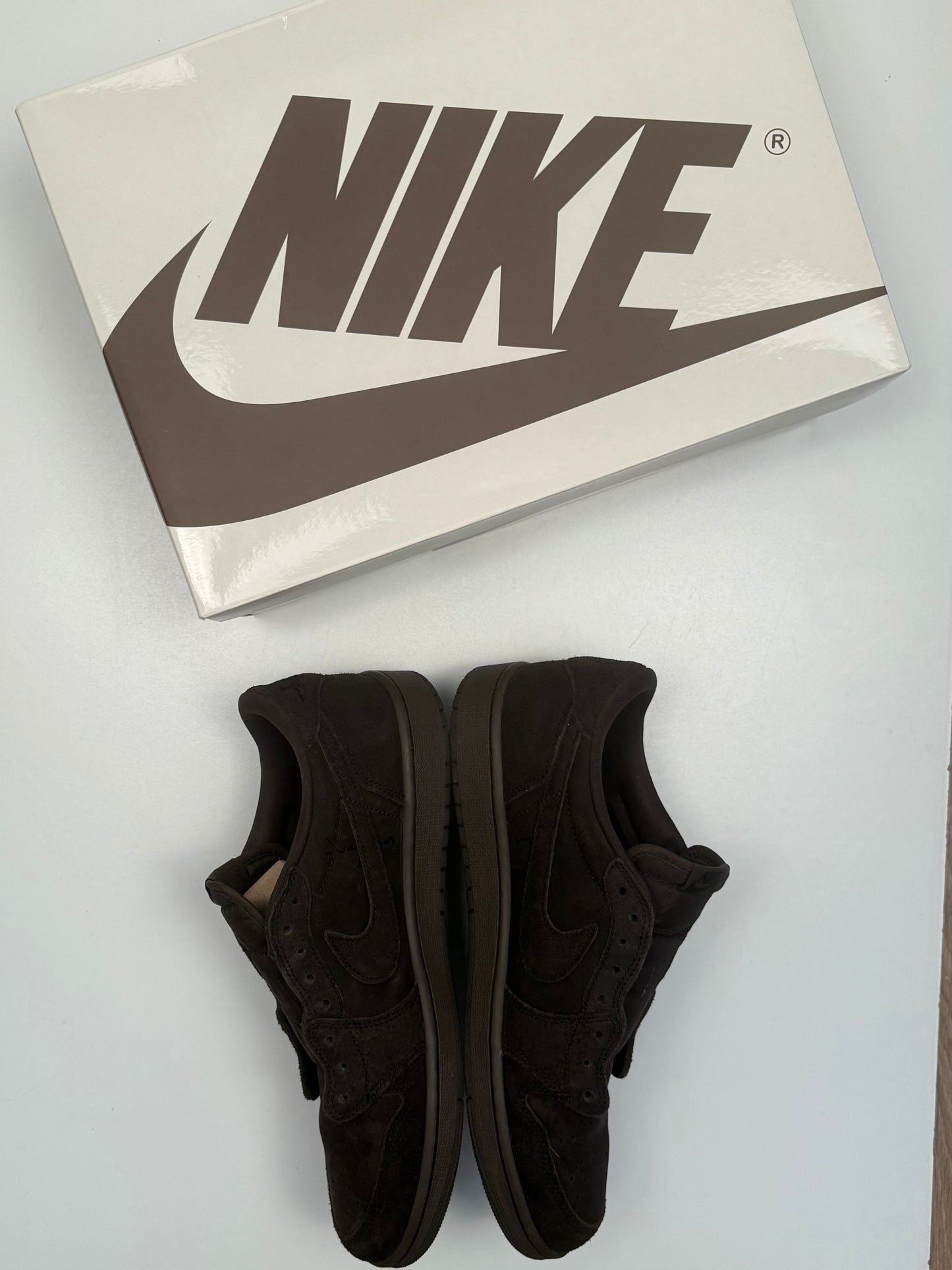 Jordan 1 Travis Scott Velvet Brown