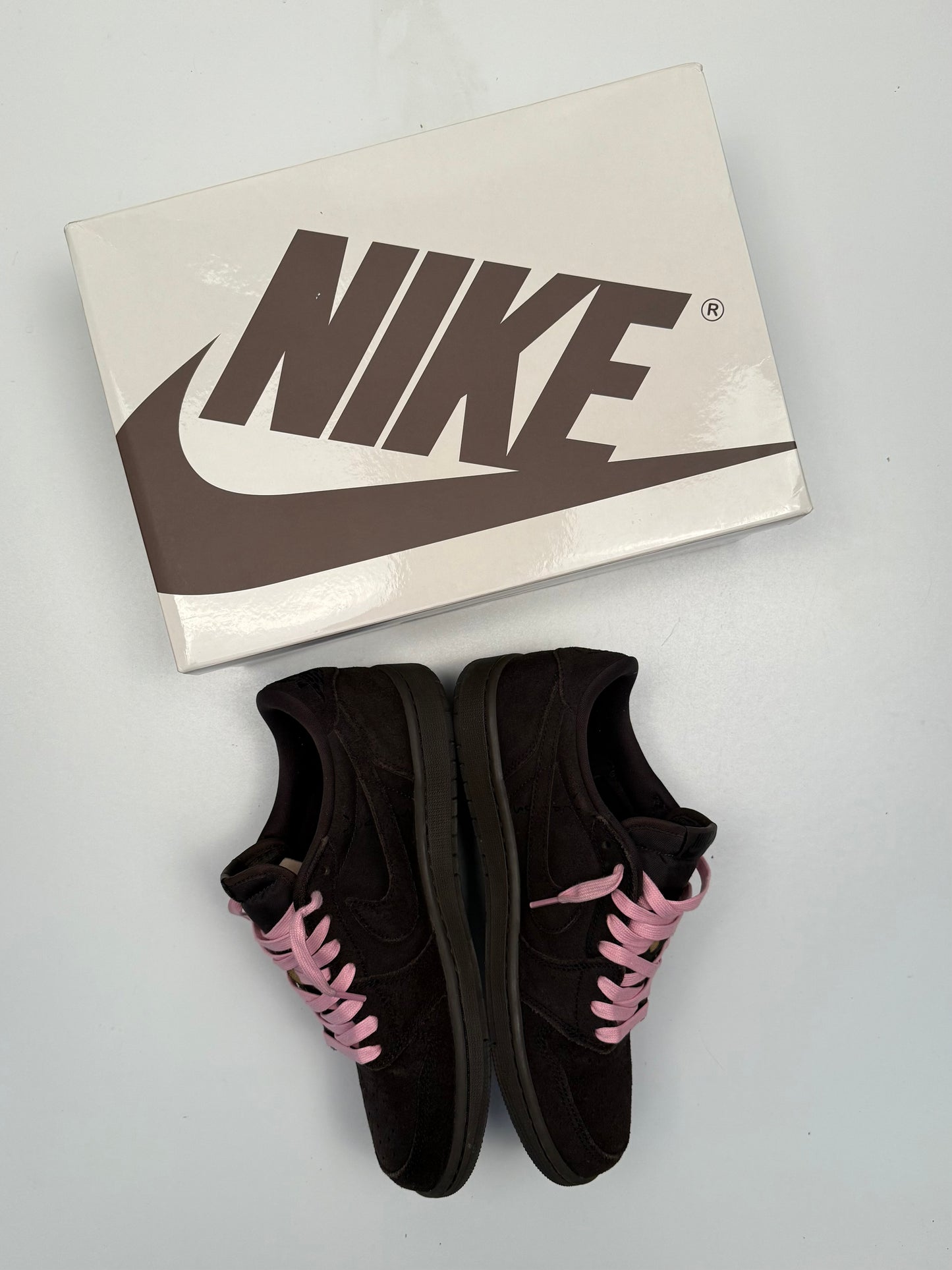 Jordan 1 Travis Scott Velvet Brown