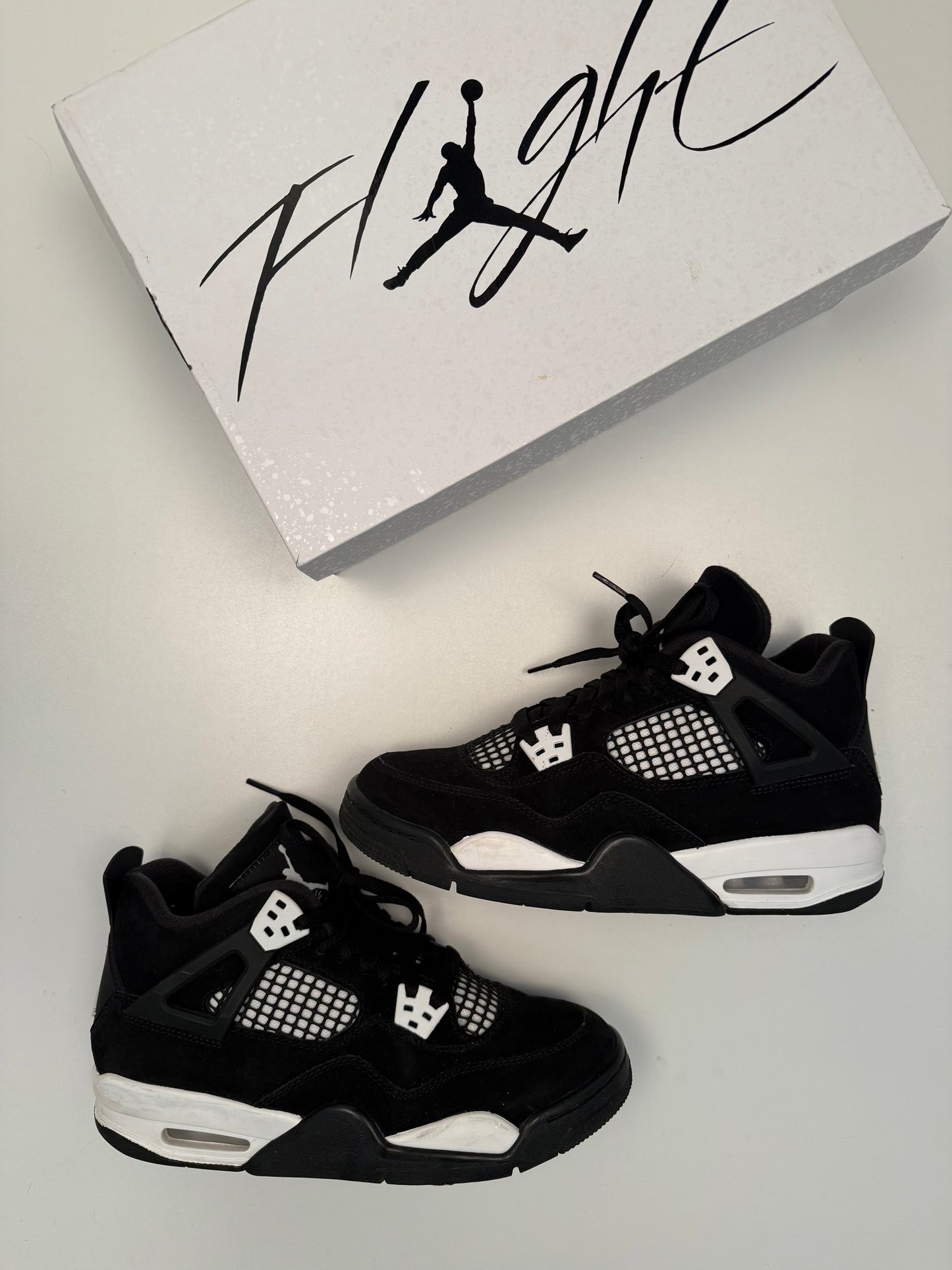 Jordan 4 Thunder White