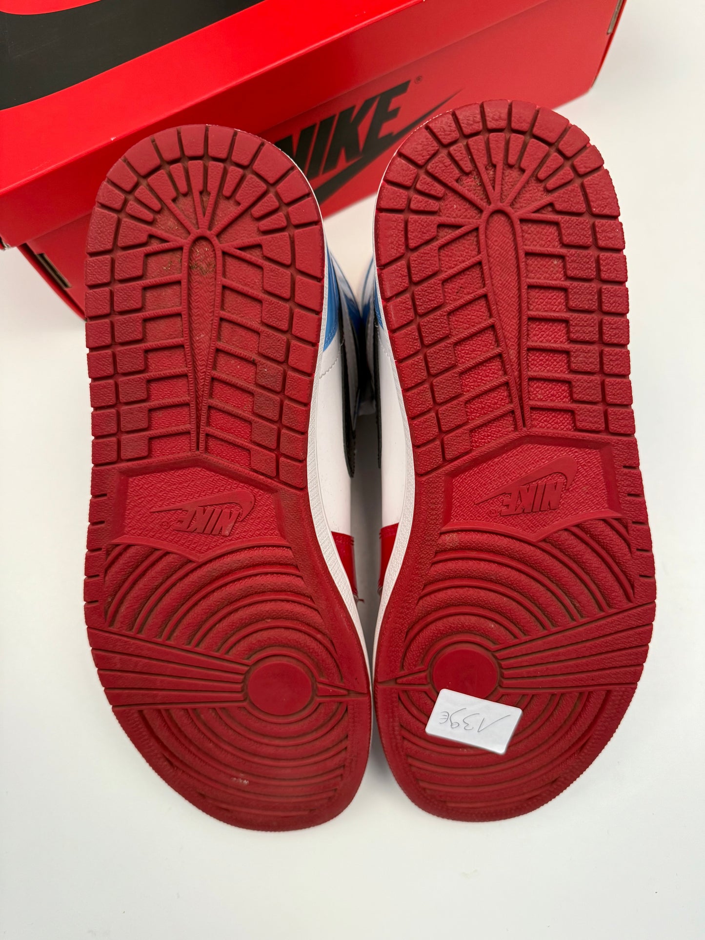 Jordan 1 High Fearless UNC