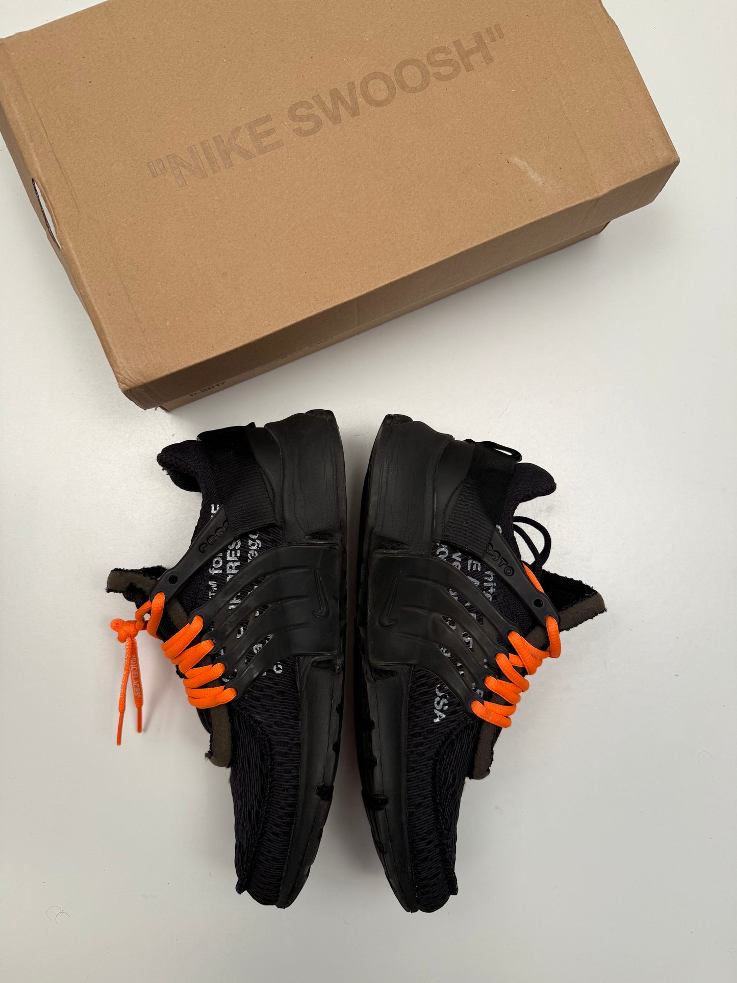 Presto Off-White Black