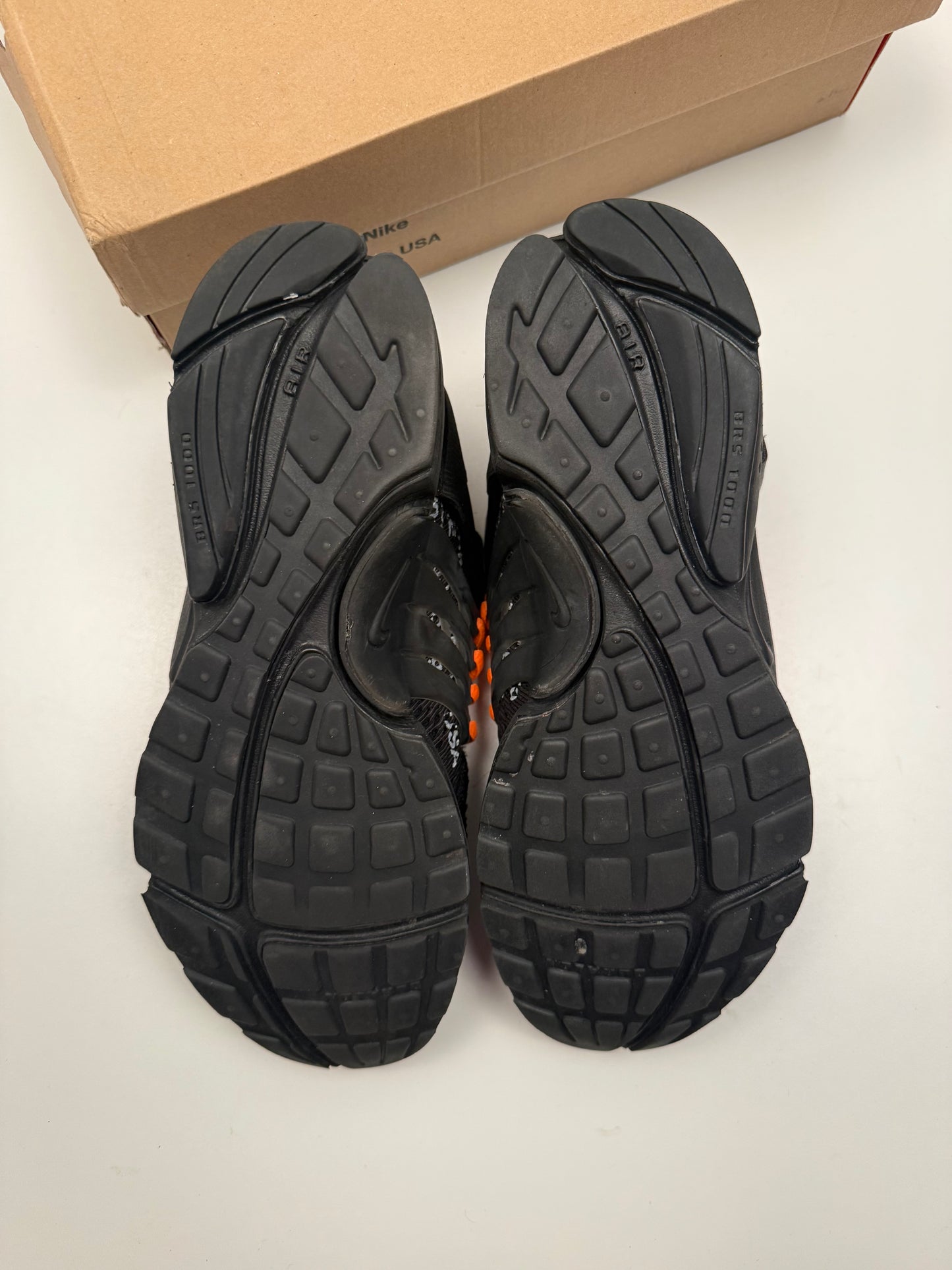 Presto Off-White Black
