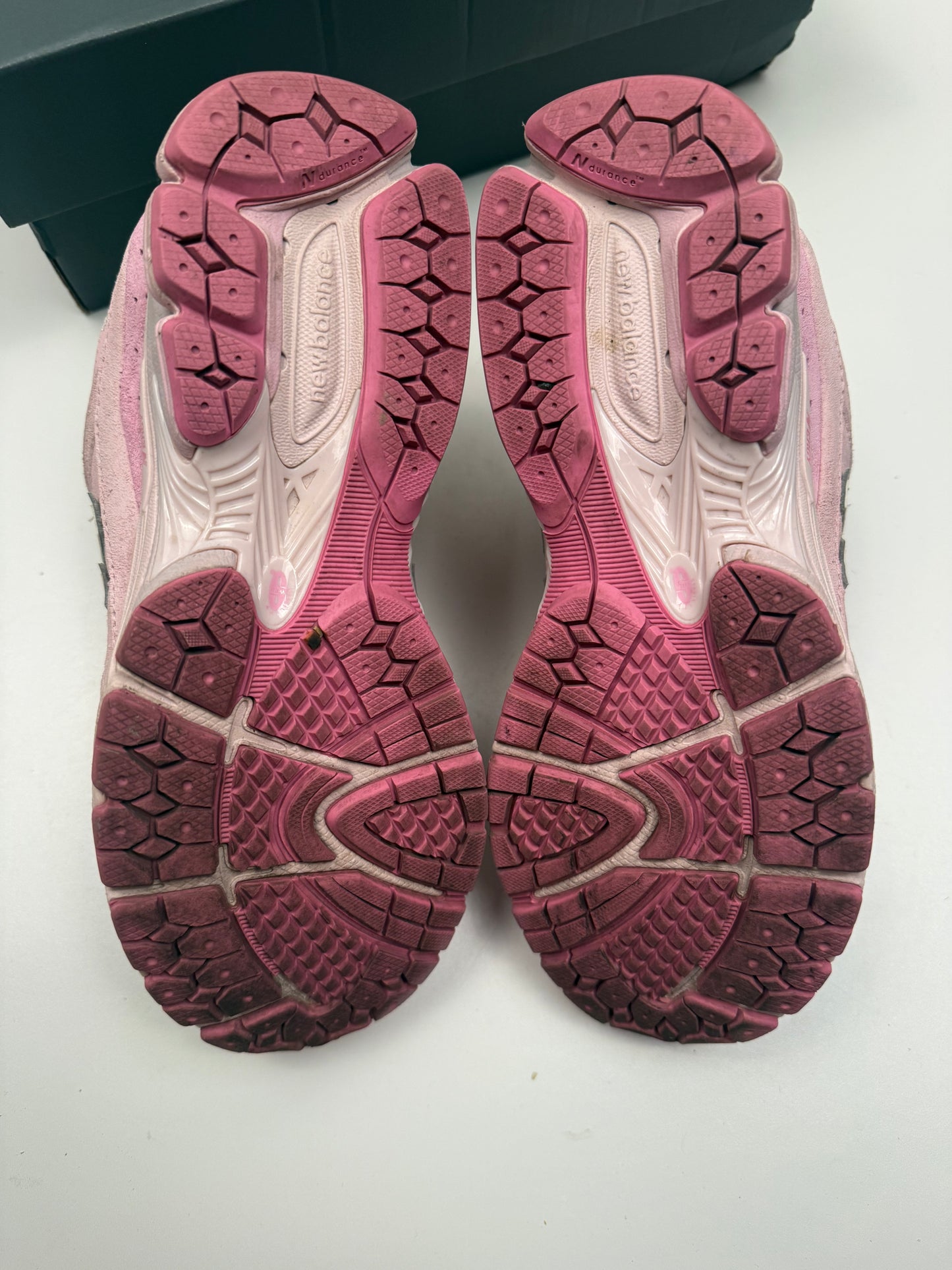 New Balance 2002r Rose