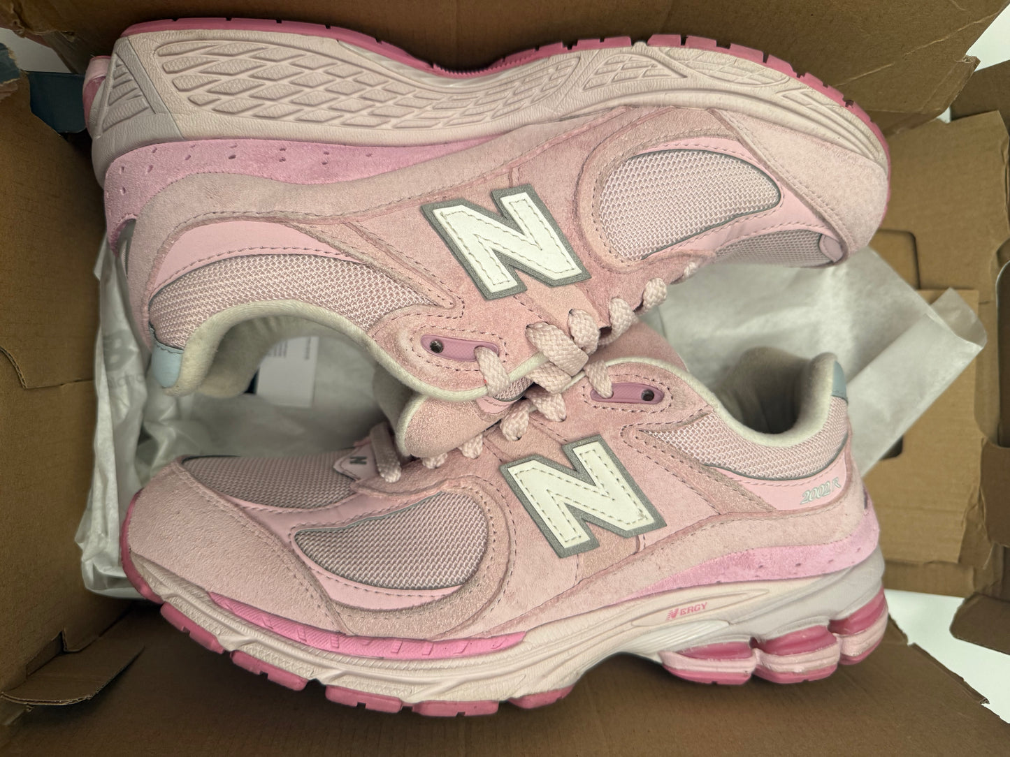 New Balance 2002r Rose