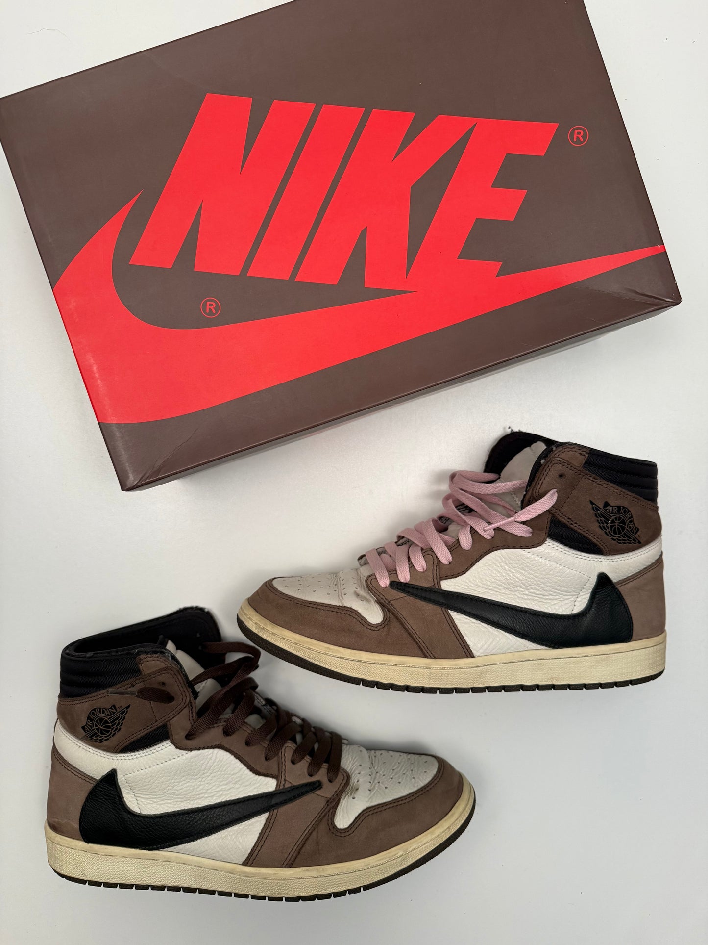 Jordan 1 High Travis Scott
